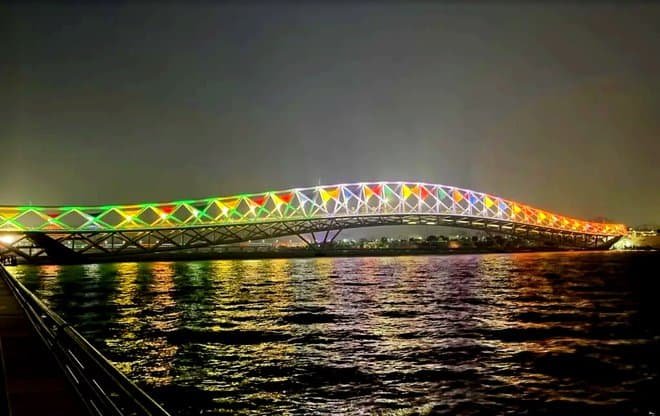 Atal Foot over Bridge of Ahmedabad, Gujarat (Location, Timing, Ticket price, and Interesting Information about design)